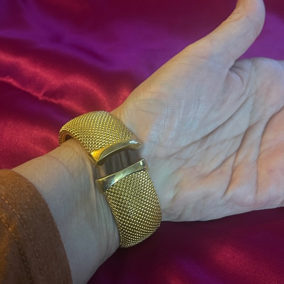 Women’s Cuff Bracelet. - Picture 2 of 6